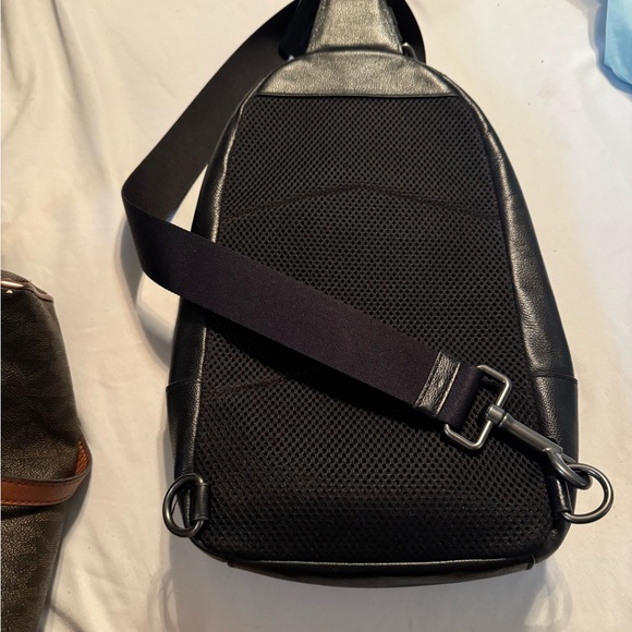 clear toiletry bag for air travel BAGSMART with Refillable Bottles Set, Black Rucksacks & Backpacks Color:White/ Black Logo This clear toiletry bag JW PEI Fish Pattern
